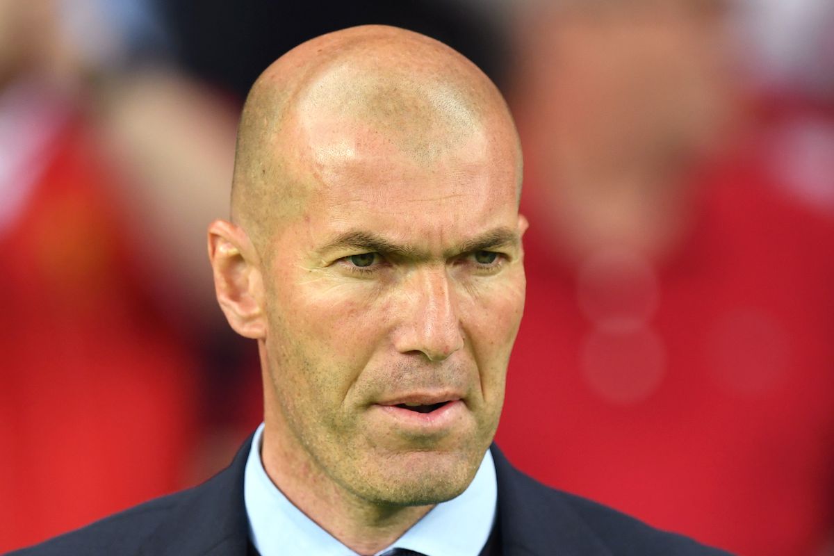 Zinedine Zidane – Sự nghiệp HLV đầy danh hiệu dù bắt đầu muộn Zinedine Zidane – Sự nghiệp HLV đầy danh hiệu dù bắt đầu muộn