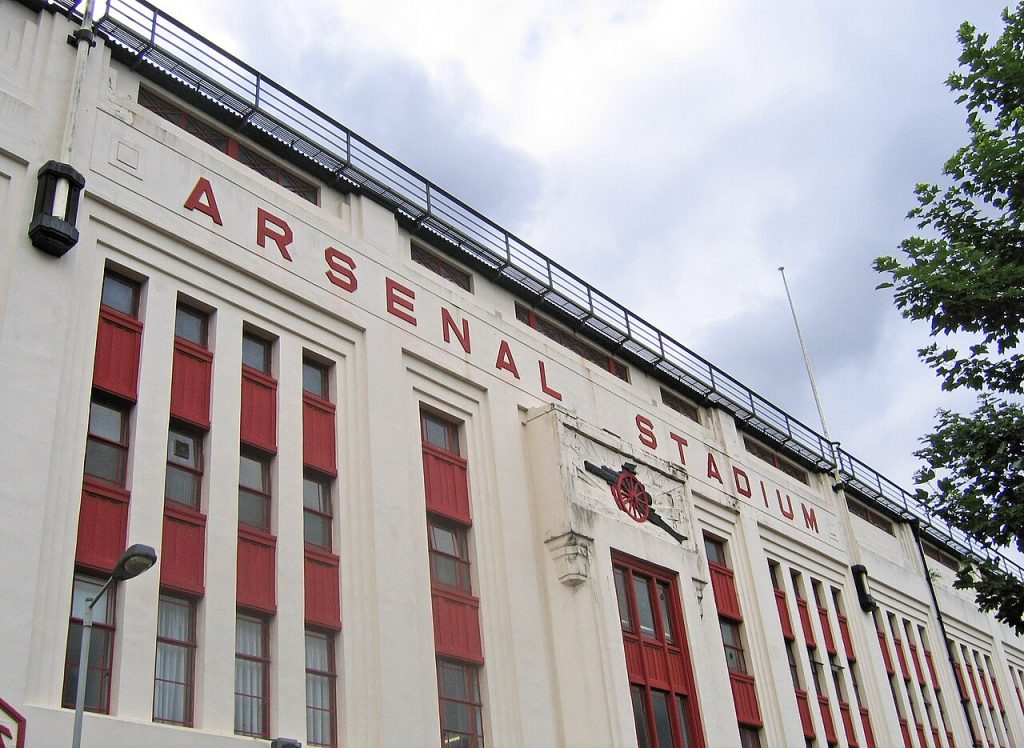 Mặt tiền khán đài phía đông của sân Highbury cũ
