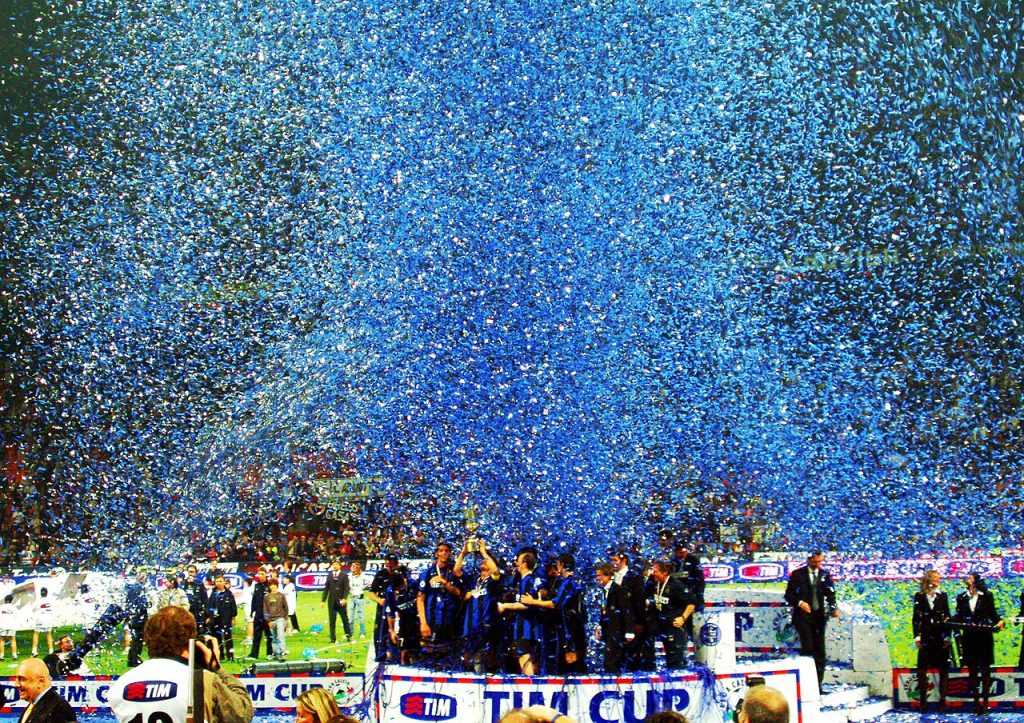 Lễ trao Coppa Italia sau trận Inter và Roma năm 2006