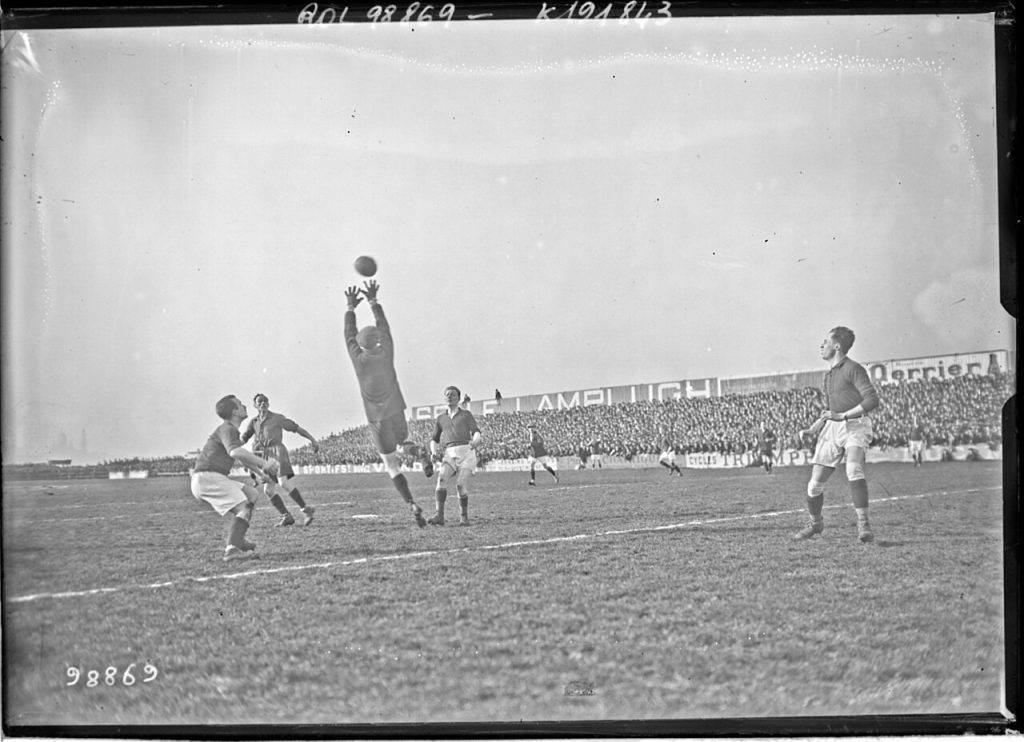 Một trận Coupe de France tại Stade Bergeyre năm 1925