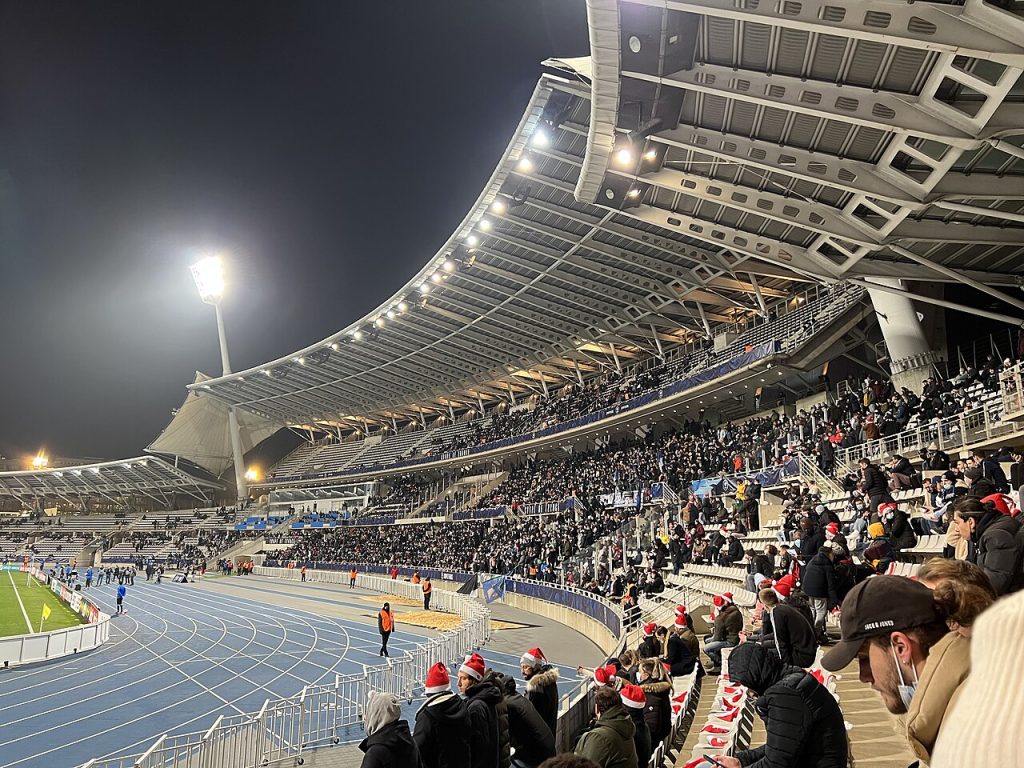 Cầu thủ Olympique Lyonnais trong một trận đấu tại Paris