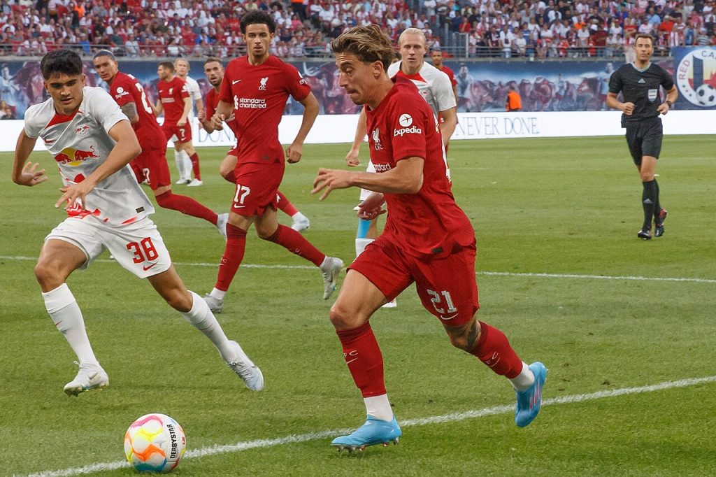 RB Leipzig thi đấu với Liverpool trong một trận giao hữu