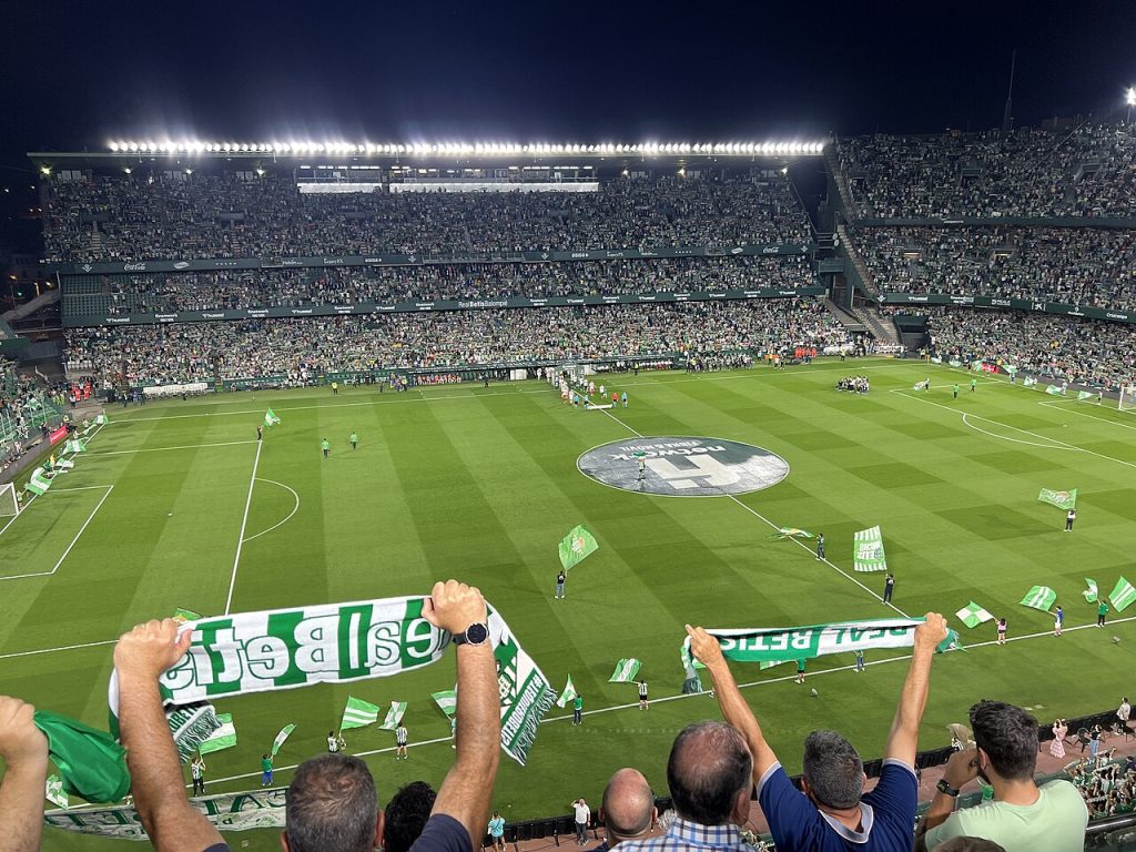 Real Betis thi đấu với Real Sociedad tại Benito Villamarín