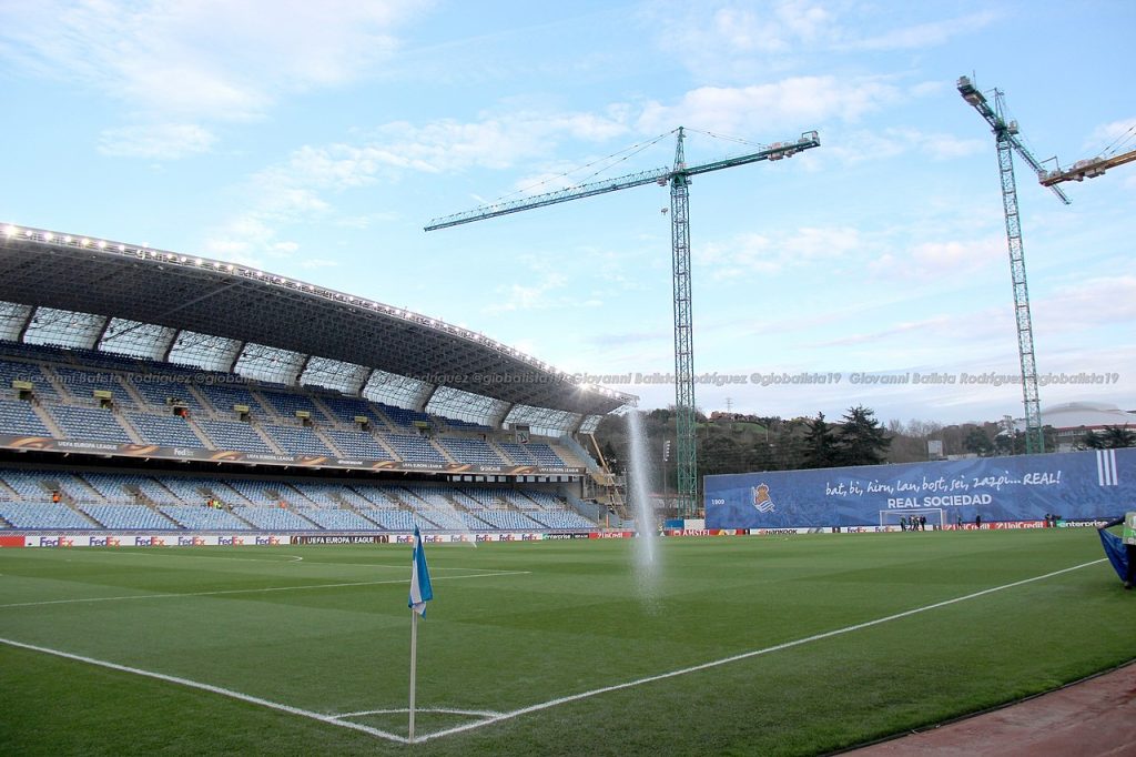 Real Sociedad thi đấu tại một trận cúp châu Âu