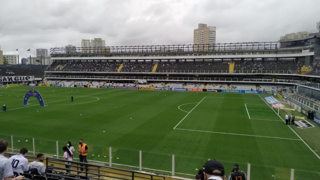 Vila Belmiro trước một trận đấu của Santos FC