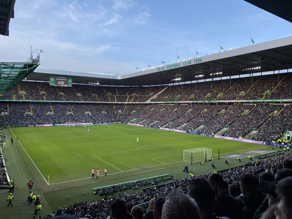 Celtic Park trong một trận Old Firm tại Scotland