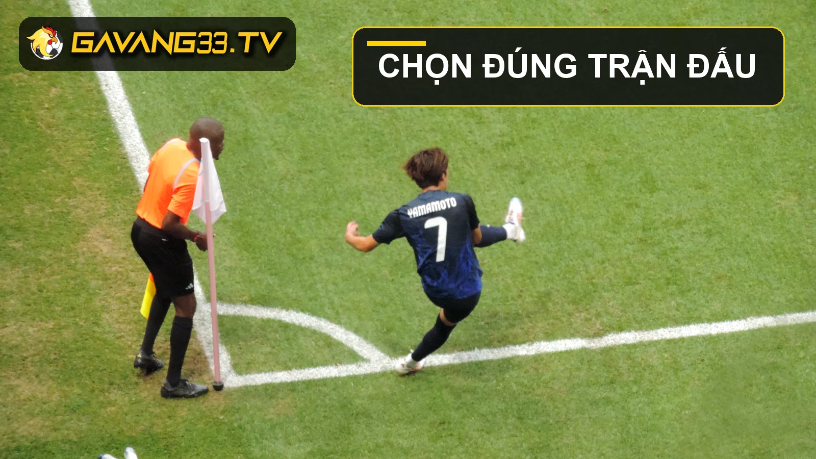 Cầu thủ thực hiện quả phạt góc trong trận bóng đá