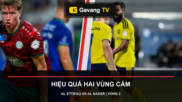Cầu thủ Al Ettifaq và Al Nassr trước trận Saudi Pro League, có logo website