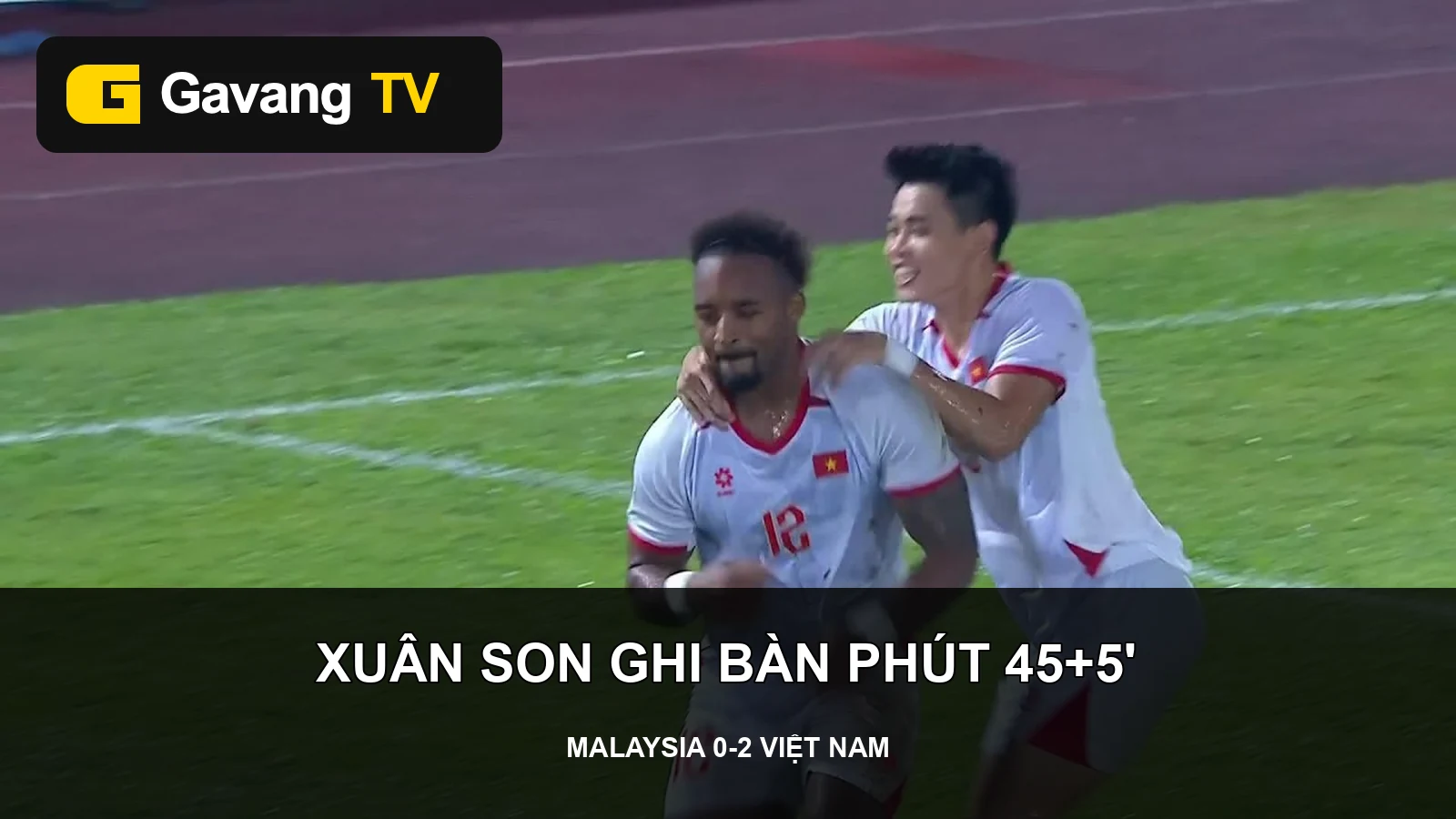 Nguyễn Xuân Son ăn mừng bàn thắng cho Việt Nam trước Malaysia